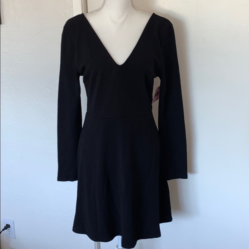 V neck black dress